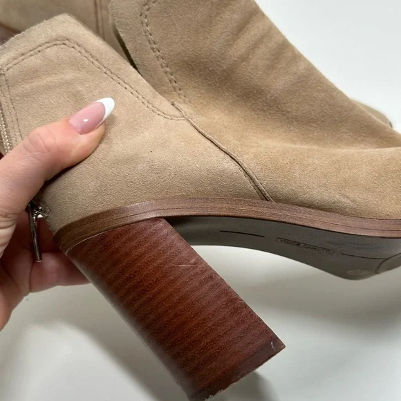 Vince Camuto Tan Heeled Boots - Picture 6 of 10